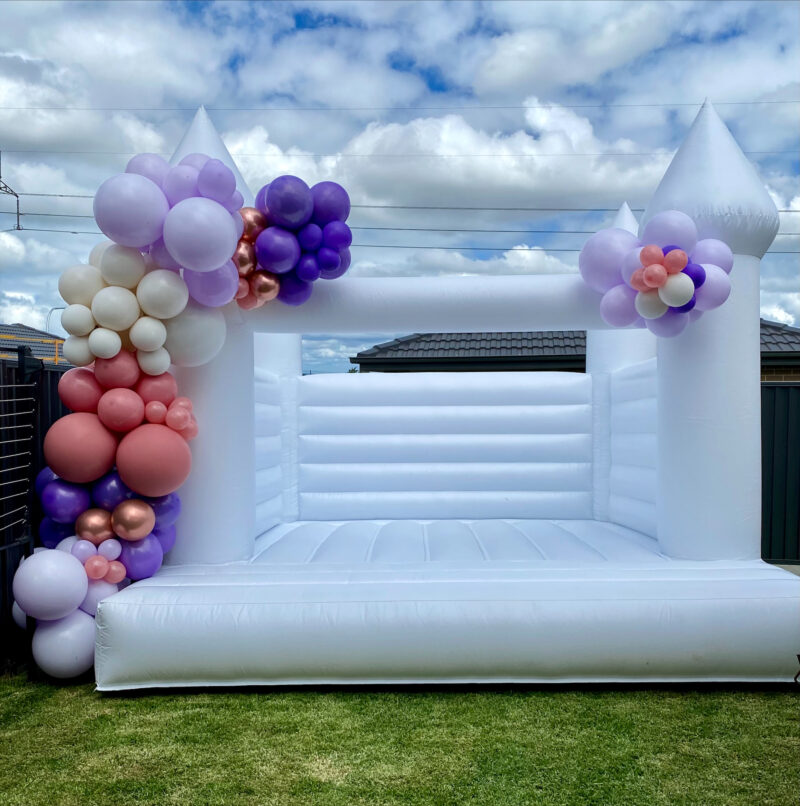 4x4m white jumping castle