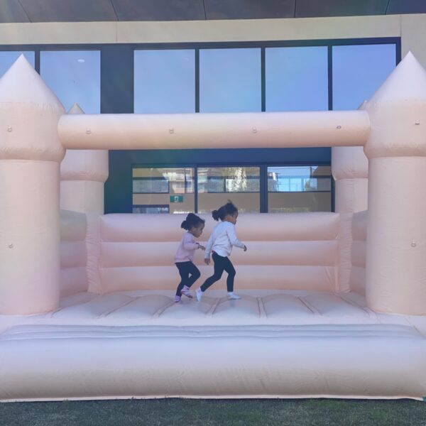 4x4m jumping castle - peach